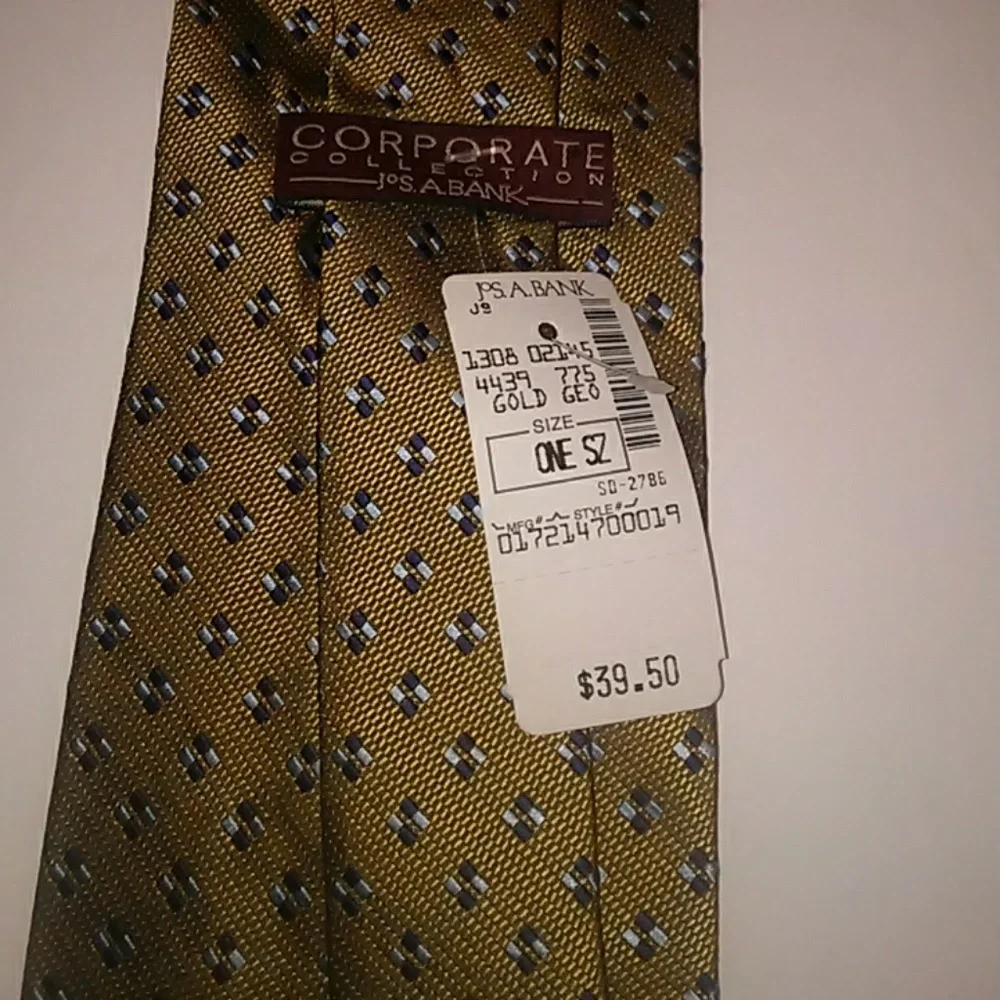 NWT Men's JoS A. Bank Tie